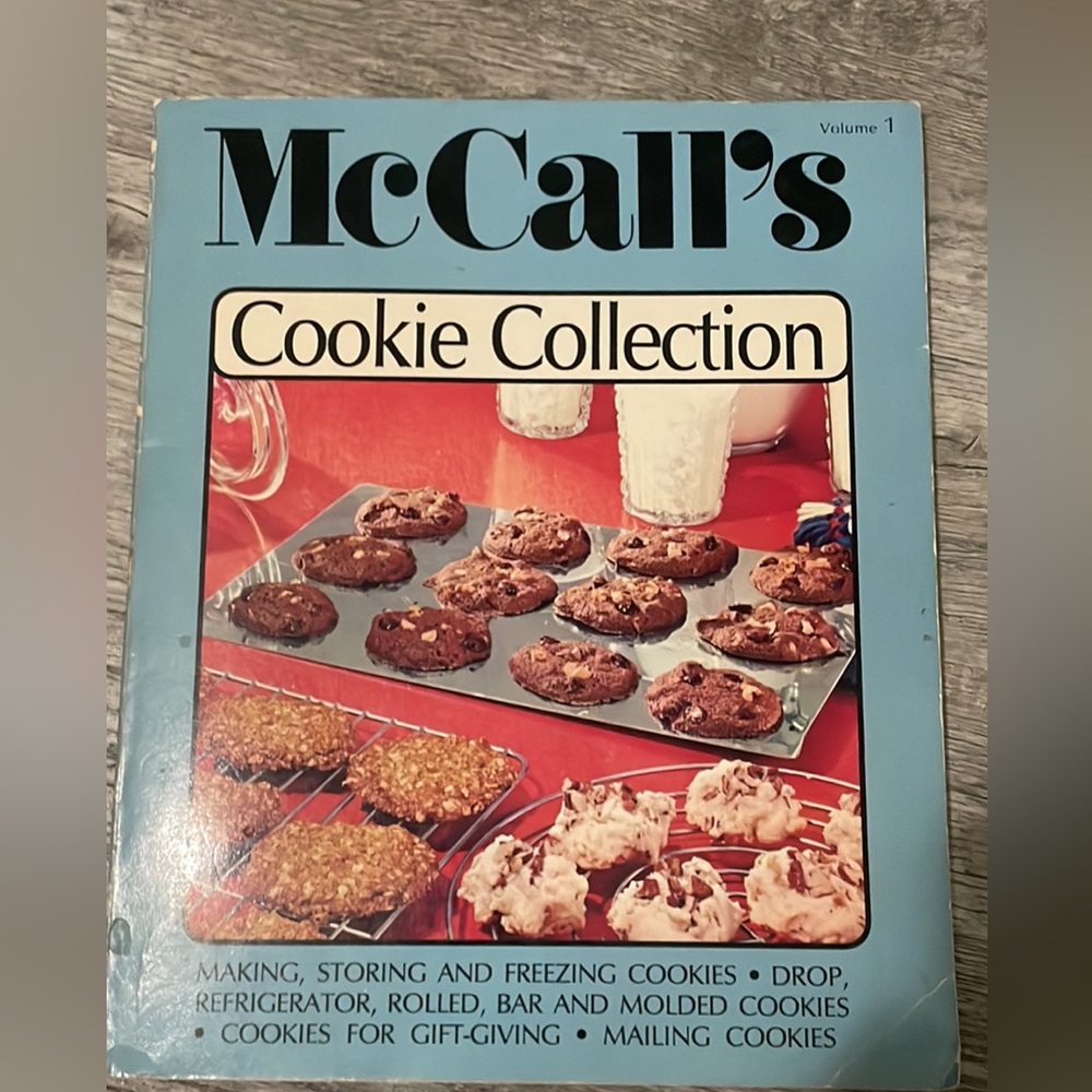 Vintage 1970s McCall’s cookie collection recipe book / cookbook